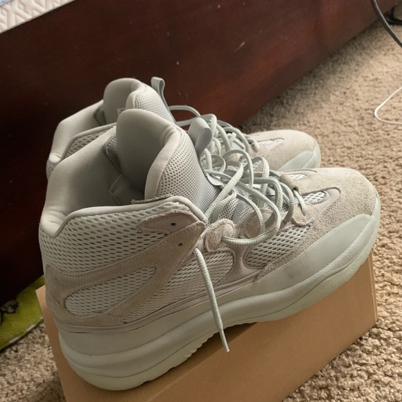 Yeezy Desert Boots “Salt” - Picture 3 of 3